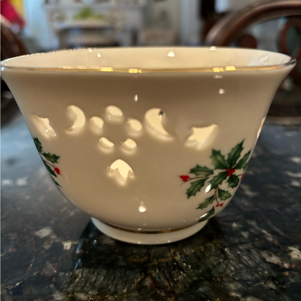 Lenox Holiday Holly Square Pedestal Bowl